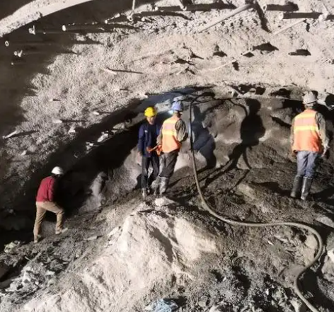 龙游拱顶带模注浆料的施工流程及注意事项